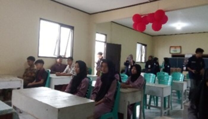 Ciptakan Kebersamaan,Berbagi kebahagian Bersama Mahasiswa Peduli Sesama