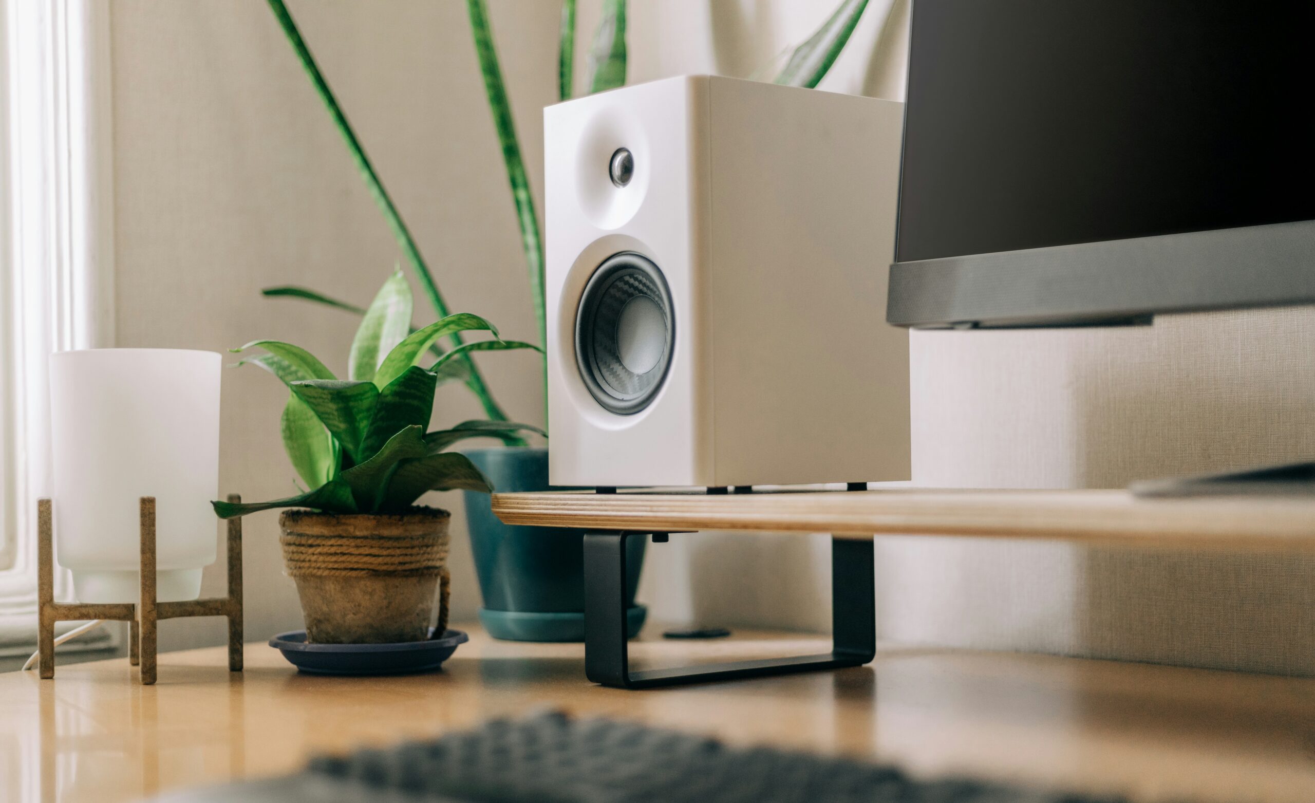 Speakers Menyebarkan Suara