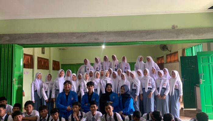 Mahasiswa Universitas BSI Purwokerto Gelar Pengabdian Masyarakat di MA Al-Hidayah Purwareja Klampok, Banjarnegara dengan Mengusung Tema “Literasi Digital untuk Generasi Cerdas dan Beretika di Era Digital”