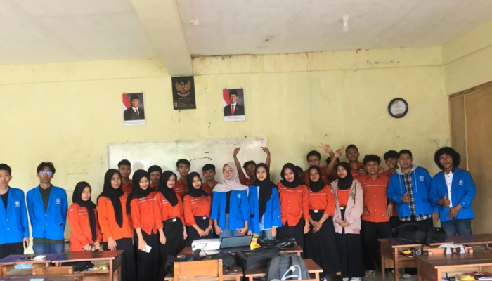 MAHASISWA UBSI PURWOKERTO MELAKUKAN PENGABDIAN KEPADA MASYARAKAT DI SEKOLAH