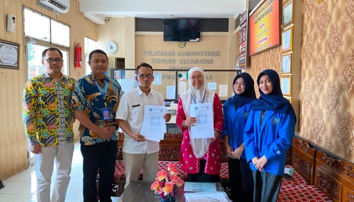 Demo dan Serah Terima Website ” Sistem Informasi Pelayanan Administrasi dan Pelaporan Ekonomi Pembangunan Berbasis Web Terintegrasi Pada Kecamatan Rawalo”
